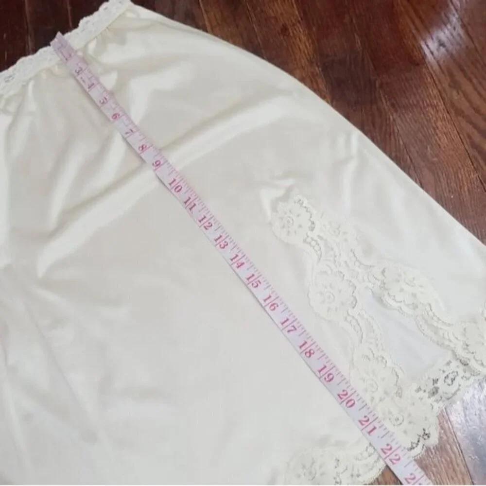 Vintage  Ivory Lace Applique Half Skirt Slip
